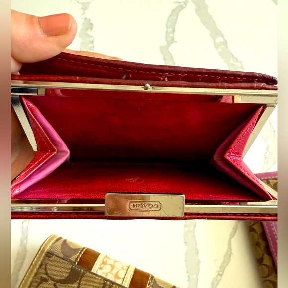 Coach Signature Wallets - Picture 5 of 6